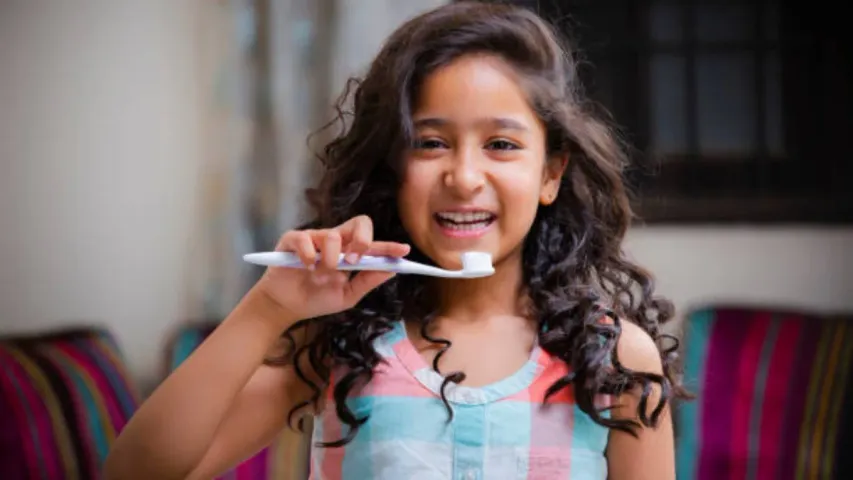 Strong Teeth: దంతాలు బలంగా ఉండాలంటే ఇలా చేయండి