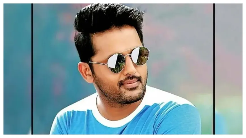 నేను పవన్ అభిమానినే.. కానీ అలాంటి సినిమాలు చేయలేను: నితిన్