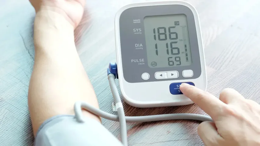 Health Tips : బీపీ అదుపులో ఉండాలంటే.. ఉదయాన్నే ఈ డ్రింక్స్ తాగండి..!