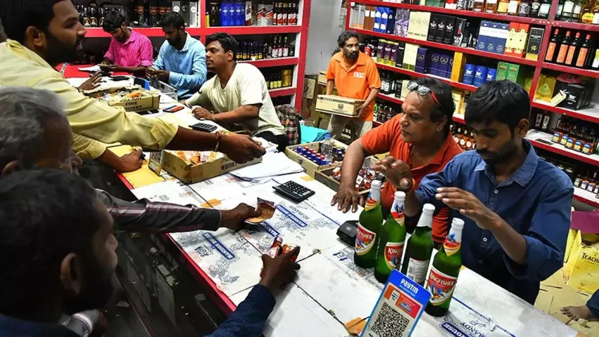 Excise Policy: తక్కువ ధరలకు లిక్కర్ విక్రయిస్తే రూ.4 లక్షలు జరిమానా..