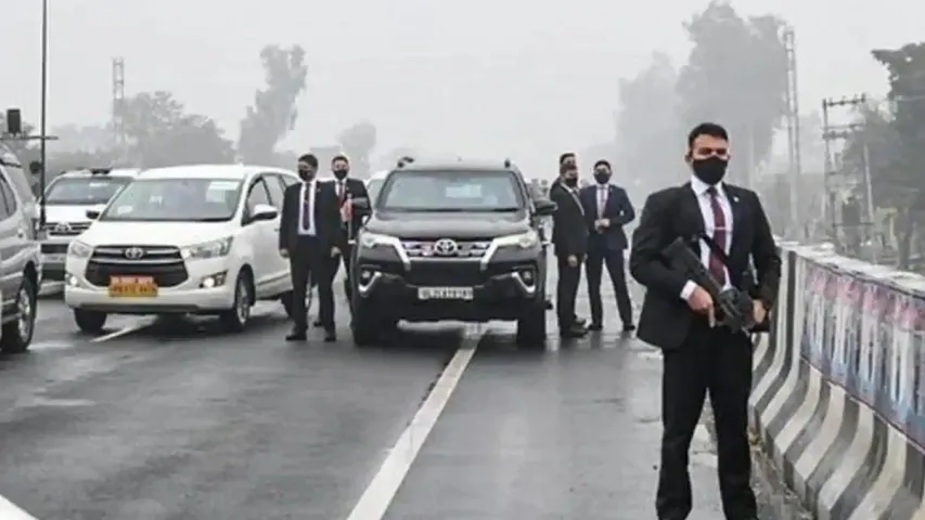 PM Modi: ప్రధాని మోదీ పర్యటనలో సెక్యూరిటీ లోపం.. ఎస్పీపై వేటు..