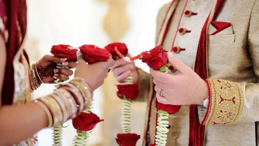 Andhra Pradesh: స్టూడెంట్‌కి తాళి కట్టిన టీచర్.. పైళ్లి అయిందంటూ రేప్.. కట్ చేస్తే..