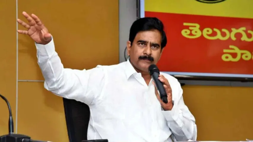 AP News: ఏపీలో సామాన్యుడికి ఇసుక దొరకడంలేదు.. దేవినేని హాట్ కామెంట్స్!