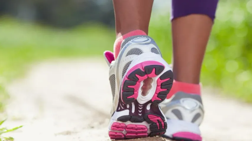 Walking Backwards: ఎప్పుడైనా వాకింగ్‌ను ఇలా చేశారా..? ప్రయోజనాలు తెలిస్తే షాక్‌ అవుతారు