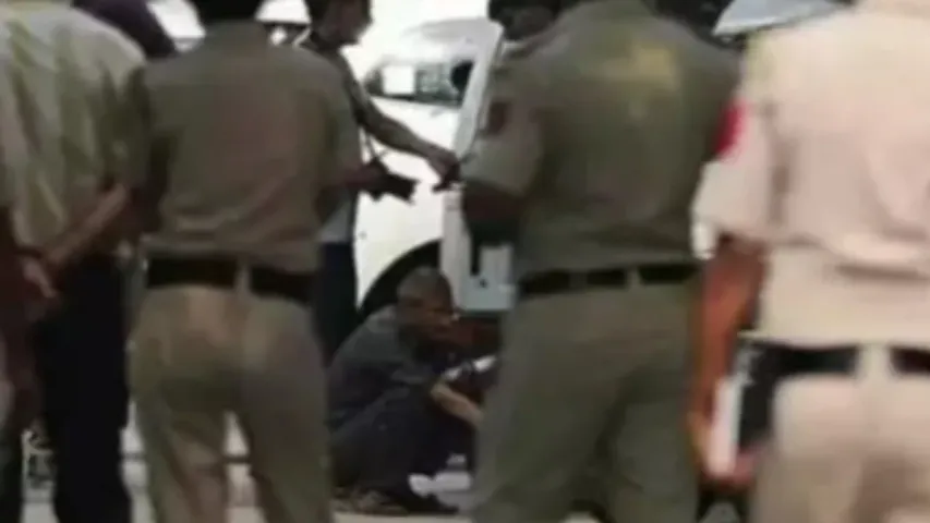 Crime: 300 రూపాయల అప్పుకోసం..బాలుడి పై పైశాచికత్వం!