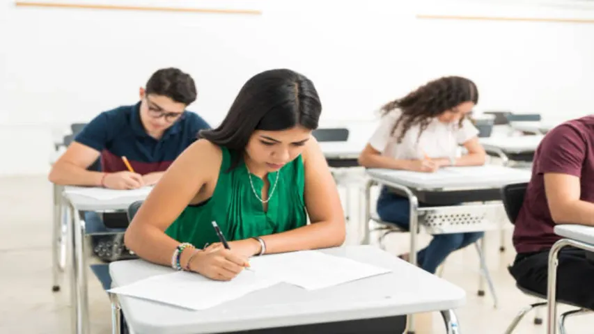 CBSE : ఇక పై ఏడాదికి రెండు సార్లు బోర్డు ఎగ్జామ్స్‌!