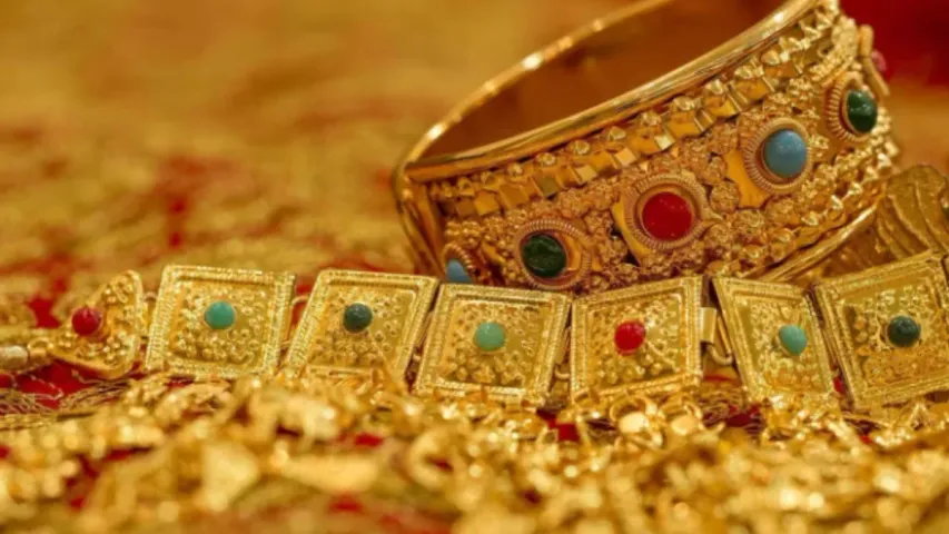 Gold Price: పండుగ వేళ భారీగా తగ్గిన బంగారం ధరలు..ఇంకెందుకు ఆలస్యం!
