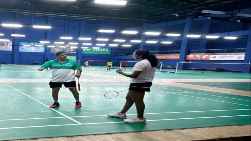 PV Sindhu New Coach : పీవీ సింధుకు కొత్త కోచ్ ..ప్రముఖ బాలీవుడ్ హీరోయిన్ తండ్రి...!!