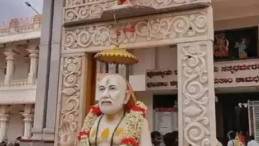 Mantralayam: మంత్రాలయం స్వామిని దర్శించకోకుండా వెనుదిరిగిన 500 మంది భక్తులు..ఎందుకంటే!