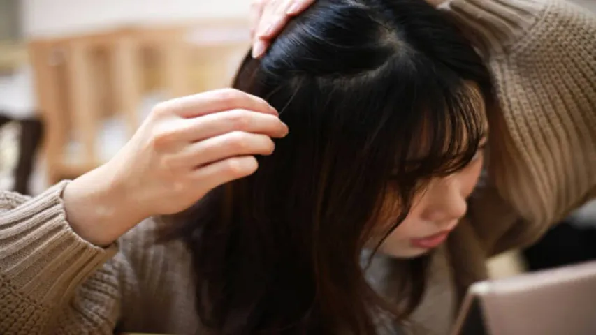 Beauty Tips : వంటగదిలో ఉండే ఈ 3 వస్తువులు తెల్లజుట్టును నల్లగా మారుస్తాయ్..అవేంటో చూద్దాం!!