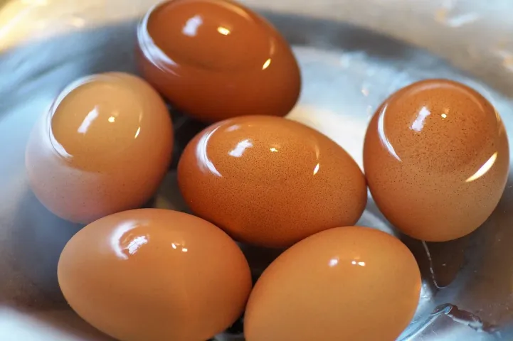 Kitchen Hacks: ఉడకబెట్టిన గుడ్లు పగిలిపోతున్నాయా? ఇలా చేస్తే గుడ్లు అస్సలు పగలవు..!