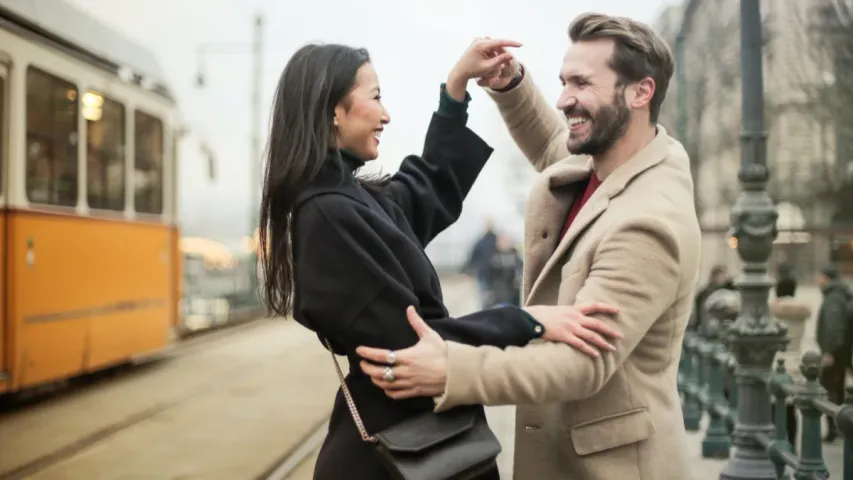 Relationship: భర్తను స్నేహితుల దగ్గర ఎగతాళి చేసి మాట్లాడుతున్నారా? ఏమౌతుందో తెలుసుకోండి!!