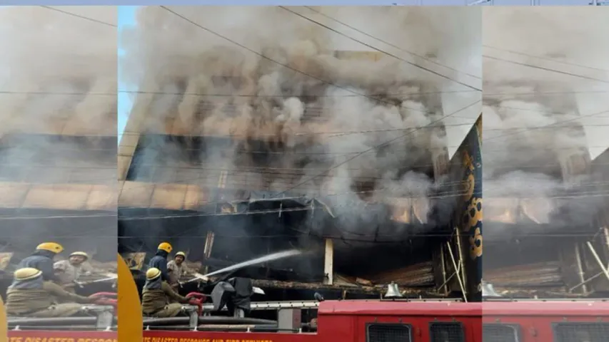 Fire Accident: షాపింగ్‌మాల్‌లో భారీ అగ్నిప్రమదం.. కోట్లాది రూపాయల ఆస్తి నష్టం..