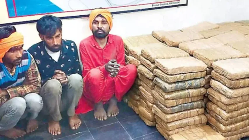 Ganja Smuggling: భక్తుల్లా బిల్డప్.. చేసేవేమో ఇలాంటి పనులు.. వీళ్ల ప్లాన్ చూసి పోలీసులే షాకయ్యారు!