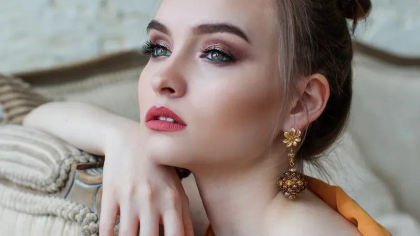 Glowing Skin Packs: మీ ముఖం చూసి వరుడు వావ్ అనాలంటే పెళ్లికి ముందు ఈ ఫేస్ ప్యాక్ వేసుకోండి