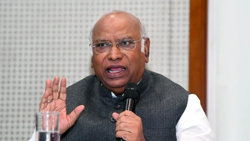 BREAKING: 'INDIA'కూటమి చైర్‌పర్సన్‌గా ఖర్గే..!