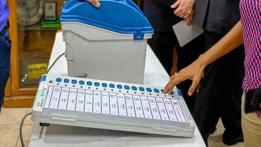 Elections : నోటాకు ఓటు వేయాలంటూ ఆ నియోజకవర్గంలో కాంగ్రెస్‌ ప్రచారం!