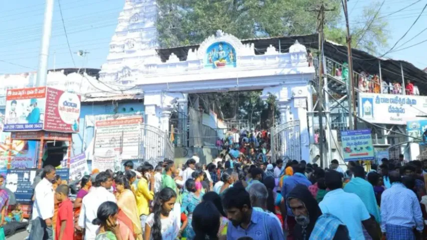 Vemulawada: వేములవాడ రాజన్న భక్తులకు బ్రేక్‌ దర్శనం!