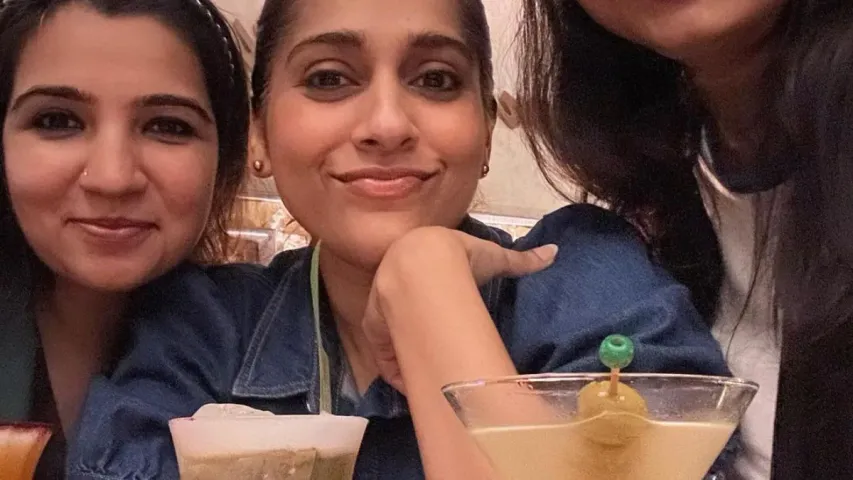 Rashmi Gautam: ఫ్రెండ్స్‌తో రచ్చ రచ్చ చేస్తోన్న రష్మి.. న్యూ ఇయర్ సెలబ్రేషన్స్ మాముళ్లగా లేవుగా..!