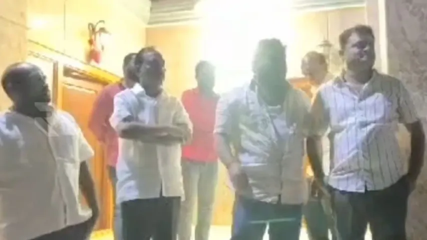 Nellore: నెల్లూరు జిల్లాలో తారాస్థాయికి చేరిన వైసీపీ వర్గ పోరు.!