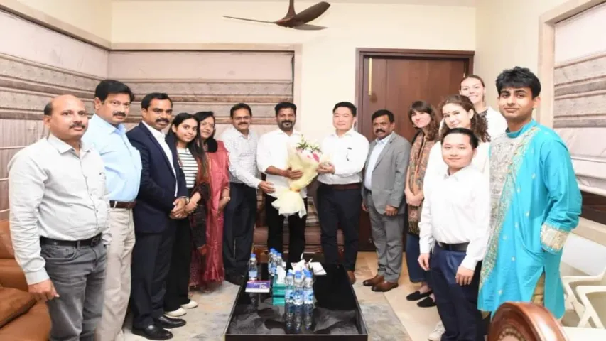 CM Revanth Reddy: సీఎం రేవంత్ రెడ్డిని కలిసిన హార్వర్డ్ అధ్యాపక బృందం.. ఎందుకో తెలుసా?