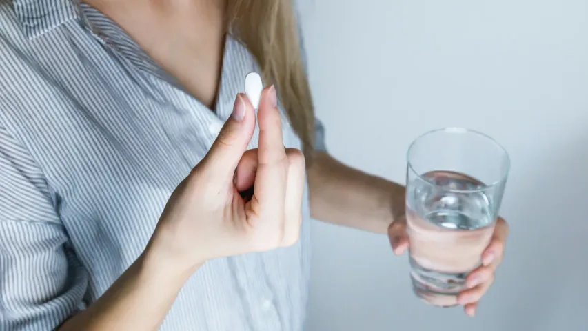 Medicines: మందులు వేసుకునేప్పుడు ఈ ఆహారం అస్సలు తీసుకోవద్దు