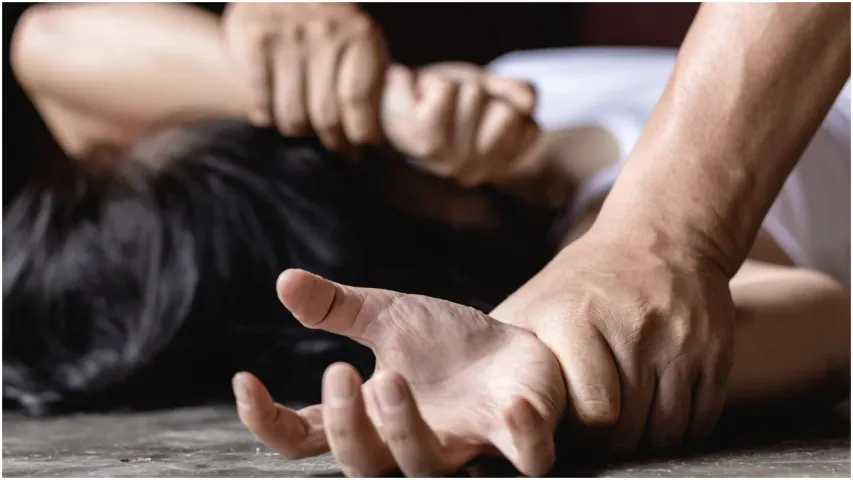 Rape Case : మాజీ ఎమ్మెల్యే కూతురిపై అత్యాచారం.. రూ. 6 కోట్లు వసూల్!