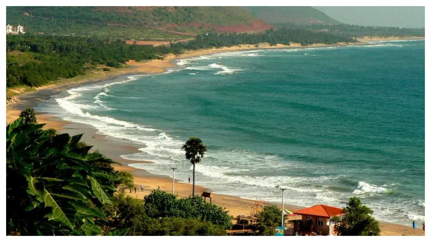Vizag Beach: విశాఖలో వెనక్కు వెళ్తున్న సముద్రం.. జపాన్ భూకంపమే కారణమా?