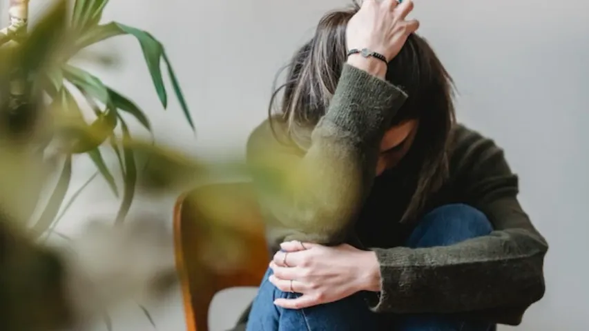 Teenage Suicide: టీనేజర్ల ఆత్మహత్యలకు కారణమేంటి?..అధ్యయనాలు ఏమంటున్నాయి?