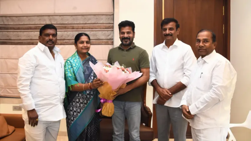 BREAKING: సీఎం రేవంత్ తో బీఆర్ఎస్ ఎమ్మెల్యేల భేటీ.. కారణం ఇదేనా?