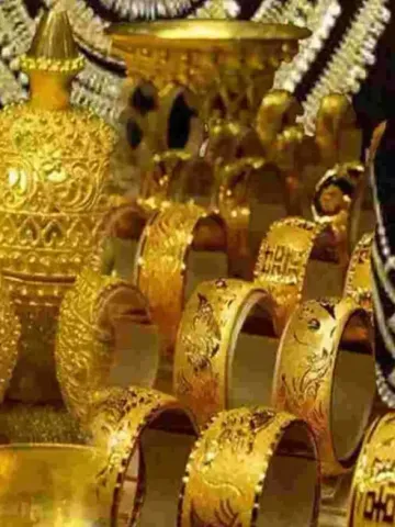 Gold Prices : బంగారం కొనాలనుకుంటున్నారా.. అయితే ఈ గుడ్‌ న్యూస్‌ మీకోసమే..!