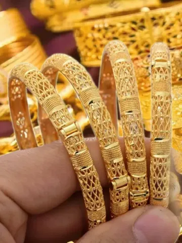 Gold Prices : పండుగ వేళ భారీగా తగ్గిన బంగారం ధరలు..వెంటనే కొనేయండి మరీ!