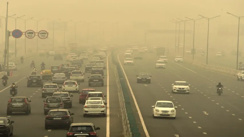 Delhi Air Qualiry: కాలుష్య కొరల్లో మరోసారి చిక్కుకున్న ఢిల్లీ.. రంగంలోకి ప్రభుత్వం..