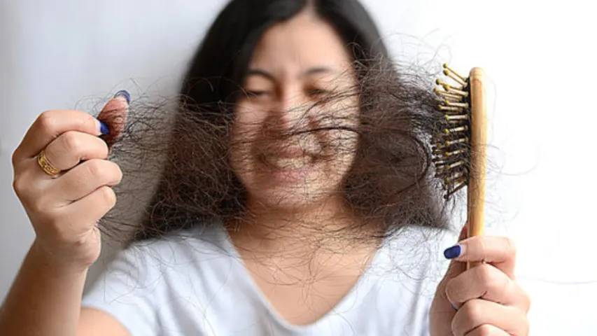 Hair Fall Solution: జుట్టు రాలడాన్ని తగ్గించే సింపుల్ సొల్యూషన్..ట్రై చేయండి!