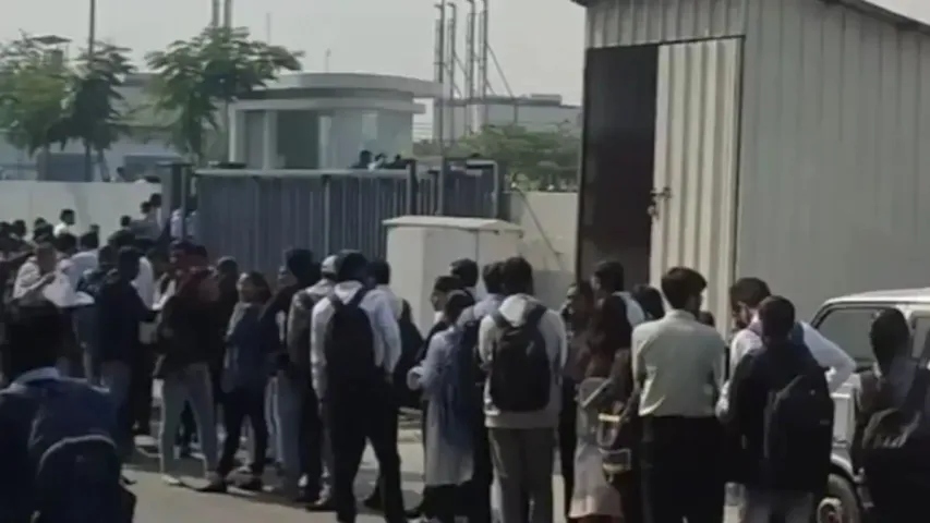 Pune IT Employees : 100 ఉద్యోగాల కోసం 3 వేల మంది దరఖాస్తు..క్యూలో గంటల తరబడి వెయిటింగ్‌!