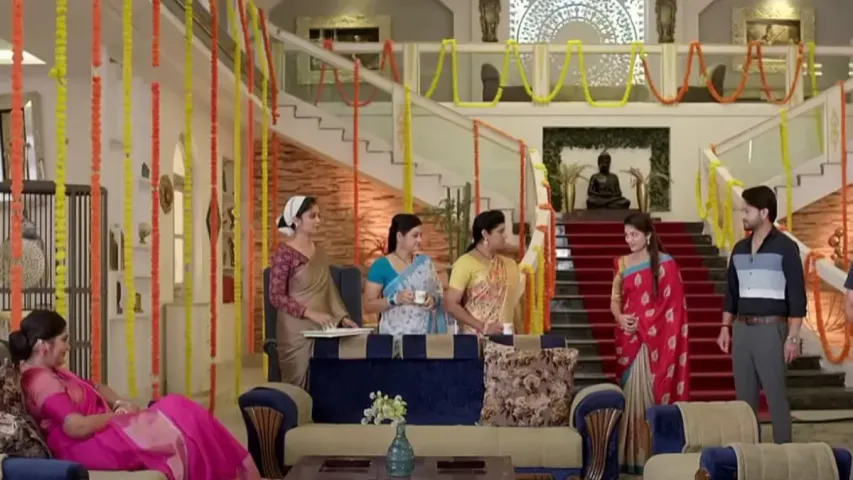 Krishna Mukunda Murari Serial: అత్తింట్లో కృష్ణ సందడి..నటిస్తోన్న ముకుంద..!