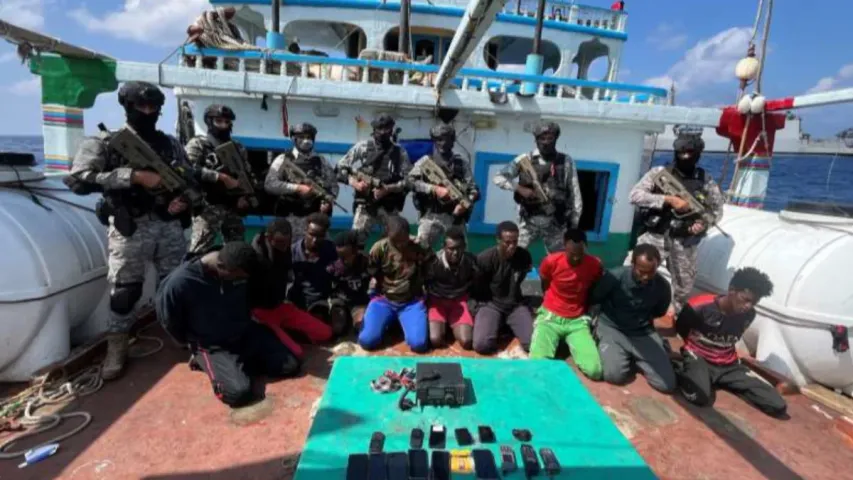 Indian Navy : దటీజ్ ఇండియన్ నేవీ.. సముద్రపు దొంగల నుంచి పాక్ నావికుల్ని కాపాడిన భారత్!