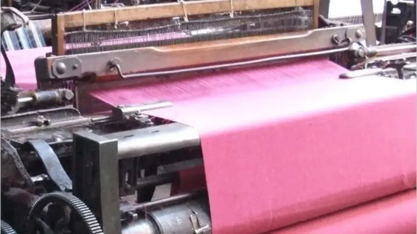 Sirisilla Handloom Workers : సిరిసిల్ల చేనేత కార్మికులను ఆదుకోవాలి : రేవంత్ రెడ్డికి బండి సంజయ్ లేఖ