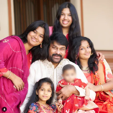 Chiranjeevi : "మనవరాళ్లతో పద్మ విభూషణుడు''.. రేర్‌ ఫోటో షేర్ చేసిన మెగా కోడలు!