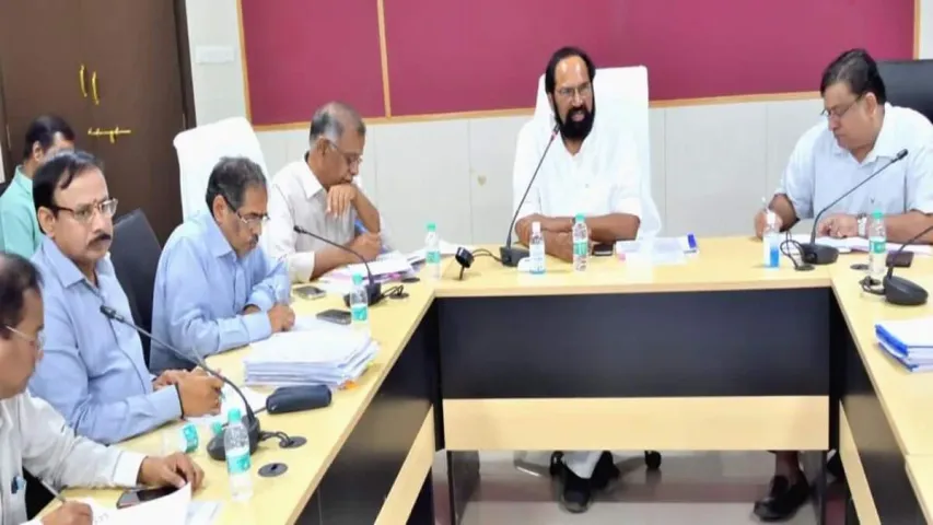 Uttamkumar Reddy : బడ్జెట్ సమావేశాల్లో నీటిపారుదలపై శ్వేతపత్రం. అధికారులకు మంత్రి ఉత్తమ్ కీలక ఆదేశాలు..!!