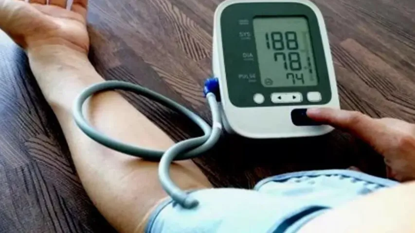 Health Tips : బీపీ ఉన్నవాళ్లు ఈ పండ్లను తింటే.. ప్రిస్క్రిప్షన్ డ్రగ్స్ లాగా పనిచేస్తాయి..!!