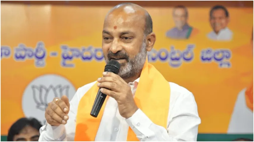Bandi Sanjay : నేనేం చేస్తానో చూపిస్తా.. ప్రజాహిత పాదయాత్ర షురూ