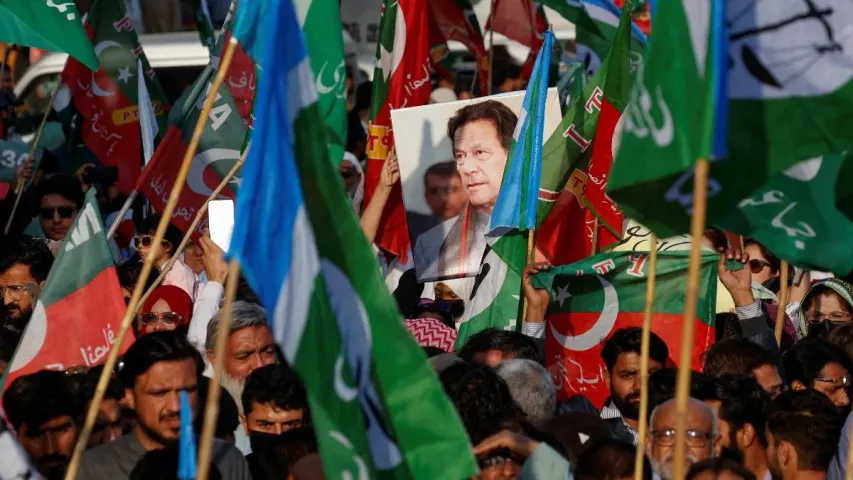 Pakistan Elections: ఎన్నికల ఫలితాలు విడుదల.. ఇమ్రాన్‌ అభ్యర్థులకే ఎక్కువ సీట్లు