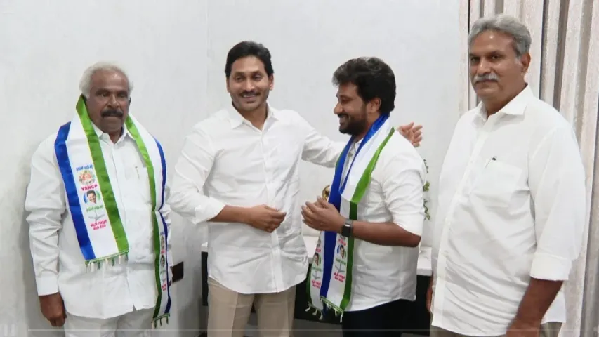 AP Elections: టీడీపీకి షాక్.. వైసీపీలో చేరిన మాజీ మంత్రి