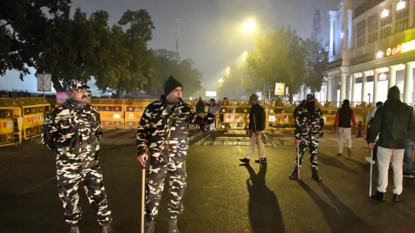 AAp Protests: ఆప్‌ నిరసన కార్యక్రమం... పోలీసుల చేతిలో ఢిల్లీ నగరం!