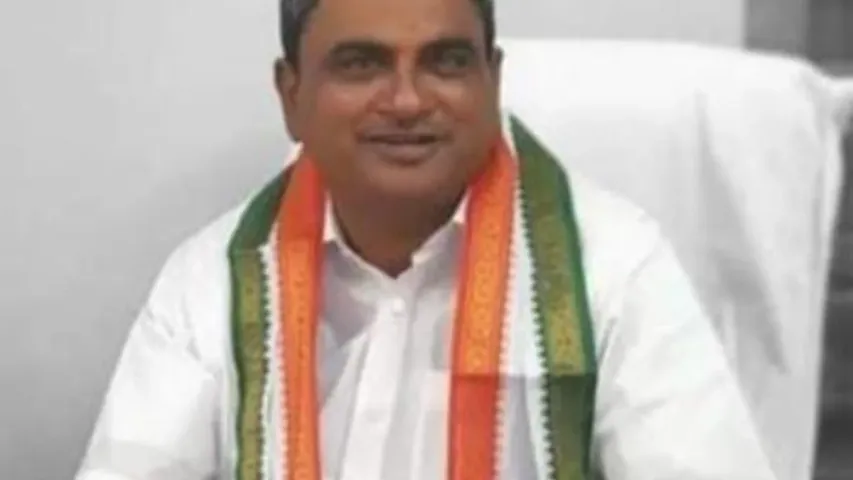 Khammam: రేణుకా చౌదరి ముఖ్య అనుచరుడి పై కత్తితో దాడి..పరిస్థితి విషమం!