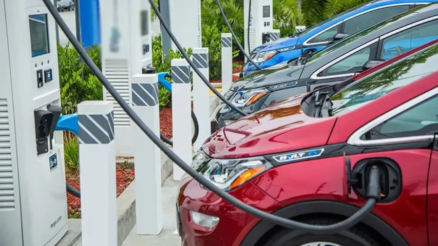 EV Infrastructure : అదానీ కంపెనీతో మహీంద్రా డీల్.. అందుకోసమే.. ఆ కార్ల ఓనర్స్ కి గుడ్ న్యూస్.. 