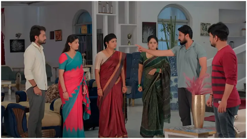 Krishna Mukunda Murari: రైలు కిందపడి  ఆత్మహత్య చేసుకున్న ముకుంద .. కృష్ణ పై  కోపంతో రగిలిపోతున్న ఆదర్శ్