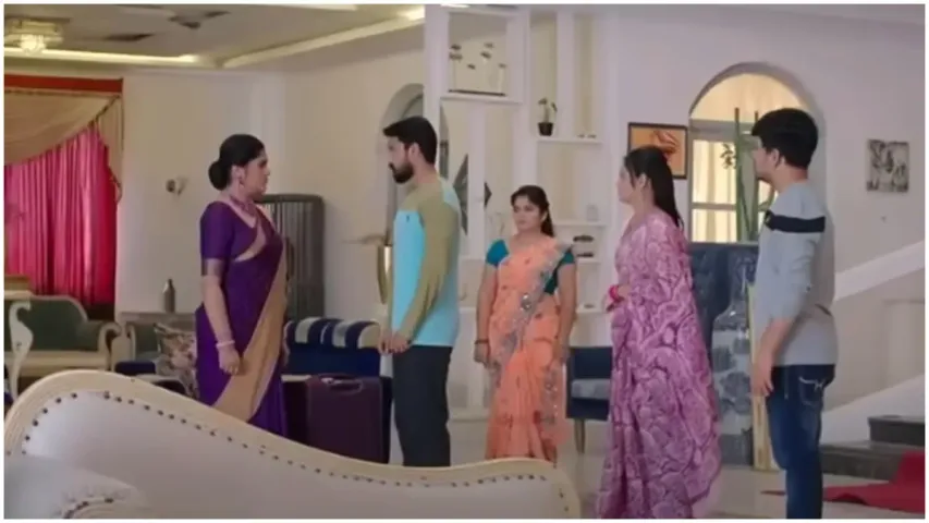 Krishna Mukunda Murari: మధును ఘోరంగా అవమానించిన ఆదర్శ్.. కొడుకు చెంప చెల్లుమనిపించిన భవానీదేవి..!
