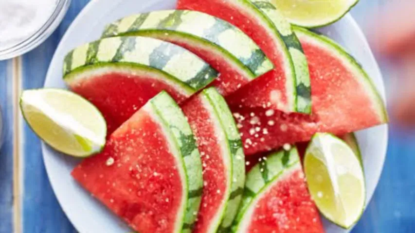 Fruits and Salt: పండ్లలో ఉప్పు కలిపి తింటే మంచిదా..?